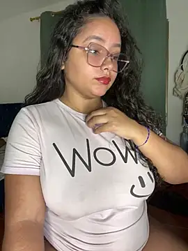 Snapshot of CurlyGirl_1 chatting on November 13, 7:13 pm CurlyGirl 1 online show from November 13, 7:13 pm