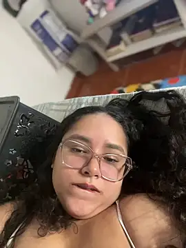 CurlyGirl 1 online show from January 10, 9:30 pm