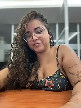 CurlyGirl 1 online show from July 9, 1:42 am
