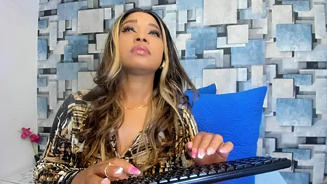 Snapshot of angel_dthroatt chatting on May 25, 12:11 pm angel dthroatt online show from May 25, 12:11 pm