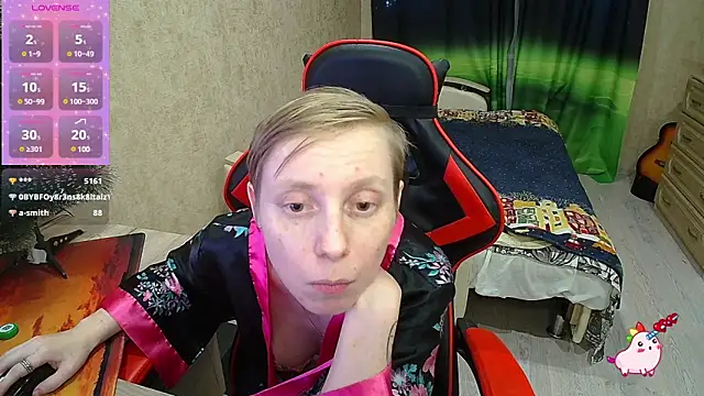 Alexis Gordon online show from December 28, 9:30 pm