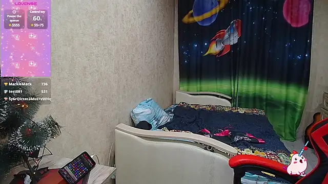 Alexis Gordon online show from January 18, 7:04 pm