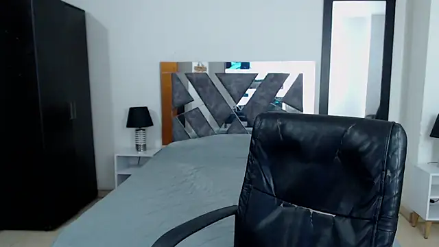 Frank heaven01 online show from February 26, 8:00 pm