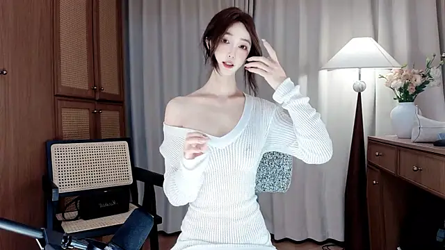 -Aricia- online show from June 14, 2:41 pm