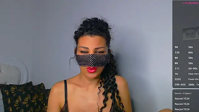 Snapshot of Turkish_Latina chatting on December 17, 12:45 am Turkish Latina online show from December 17, 12:45 am