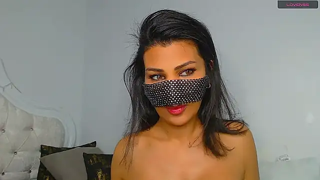 Snapshot of Turkish_Latina chatting on December 25, 2:35 am Turkish Latina online show from December 25, 2:35 am
