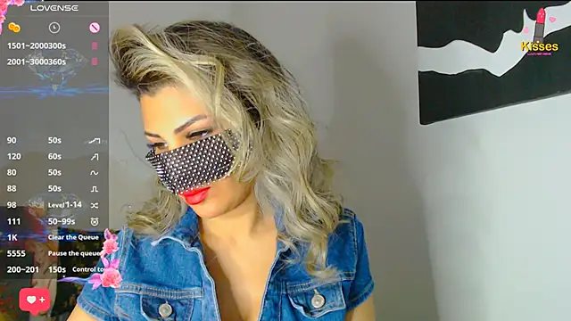 Snapshot of Turkish_Latina chatting on February 28, 10:17 pm Turkish Latina online show from February 28, 10:17 pm
