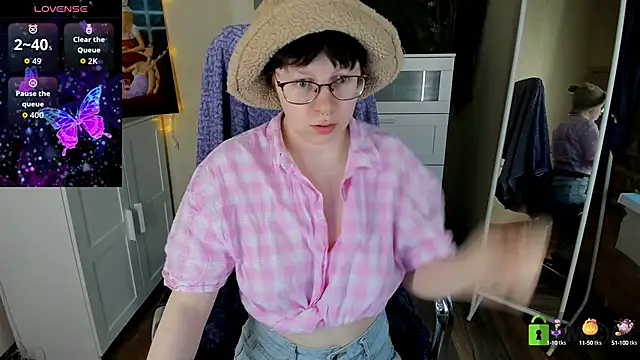 Snapshot of Melissa_Wells chatting on September 19, 3:34 pm Melissa Wells online show from September 19, 3:34 pm