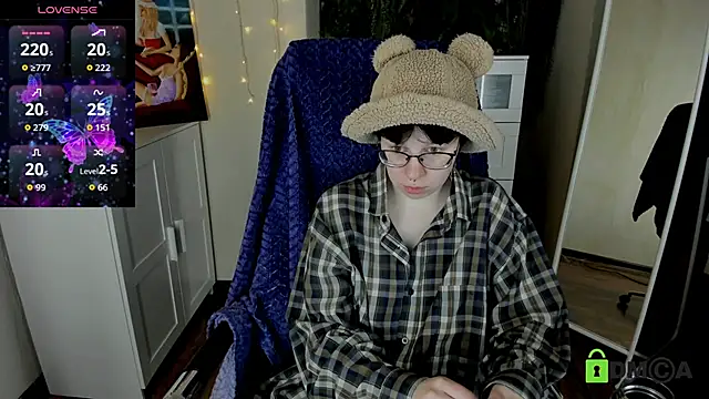 Snapshot of Melissa_Wells chatting on October 16, 10:00 pm Melissa Wells online show from October 16, 10:00 pm