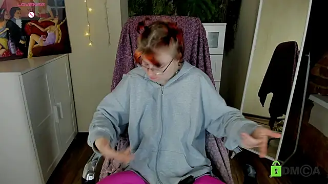 Snapshot of Melissa_Wells chatting on November 14, 3:44 pm Melissa Wells online show from November 14, 3:44 pm