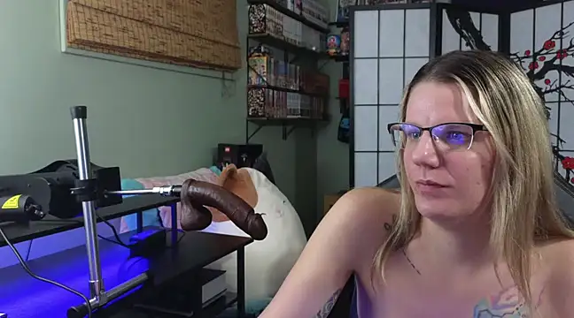 Sarahtineke online show from December 23, 6:16 pm