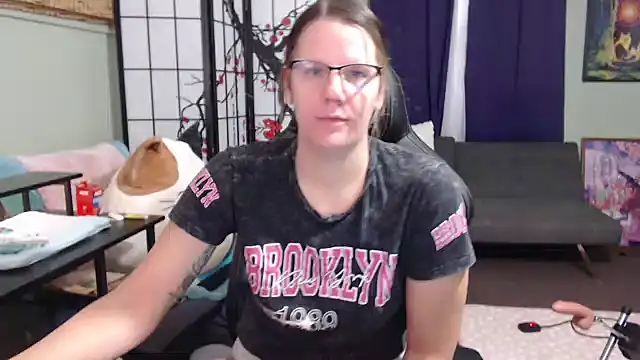 Sarahtineke online show from October 25, 3:18 pm