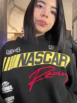 NicolRoss  online show from November 9, 5:11 pm