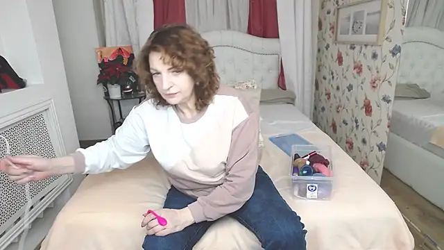 AmiHotGranny online show from April 10, 1:16 pm