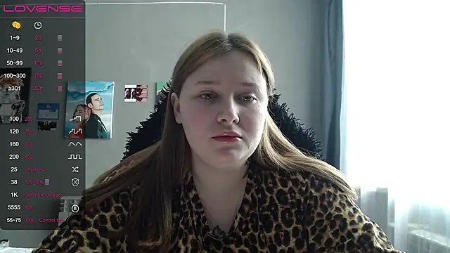 Snapshot of Light_Luna chatting on March 8, 10:41 am Light Luna online show from March 8, 10:41 am