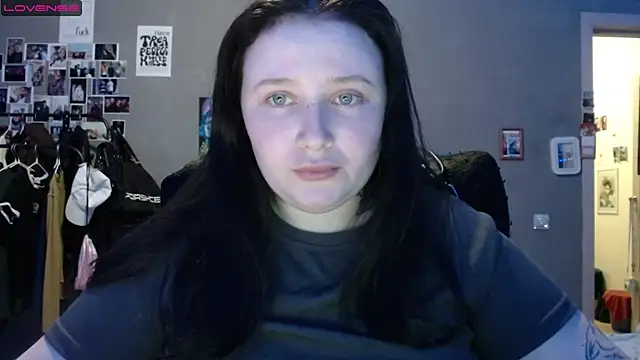 Snapshot of Light_Luna chatting on April 11, 3:27 pm Light Luna online show from April 11, 3:27 pm