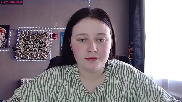 Snapshot of Light_Luna chatting on May 8, 11:26 am Light Luna online show from May 8, 11:26 am