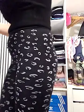 Snapshot of AnaFoxxy chatting on November 27, 8:05 am AnaFoxxy online show from November 27, 8:05 am