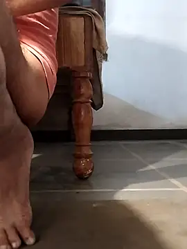 Snapshot of Monster_Bigdick chatting on December 3, 5:00 pm Monster Bigdick online show from December 3, 5:00 pm