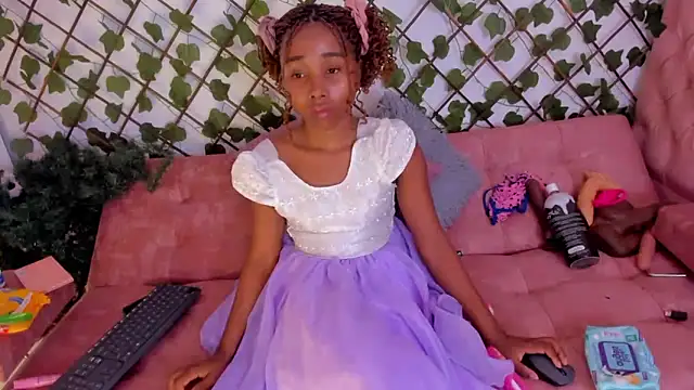 kimmysantoo online show from October 12, 1:37 am