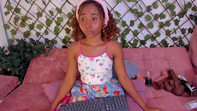 kimmysantoo online show from October 13, 4:56 am