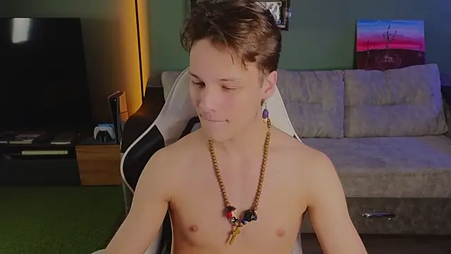 Snapshot of TeddyLiLboy chatting on December 4, 2:26 pm TeddyLiLboy online show from December 4, 2:26 pm