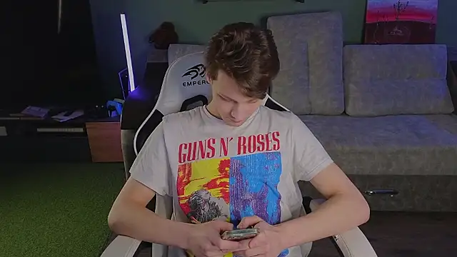 TeddyLiLboy online show from March 22, 6:22 pm