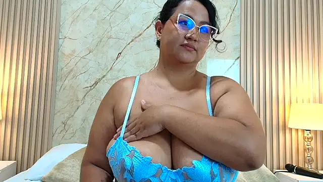 IsabellMendez  online show from August 4, 8:55 pm