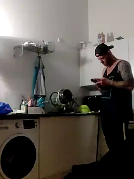 Snapshot of eltoulou chatting on January 13, 8:15 pm eltoulou online show from January 13, 8:15 pm