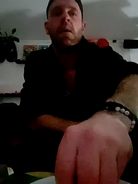 Snapshot of eltoulou chatting on January 18, 10:39 pm eltoulou online show from January 18, 10:39 pm