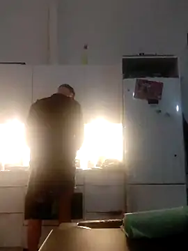 Snapshot of eltoulou chatting on January 24, 3:34 pm eltoulou online show from January 24, 3:34 pm