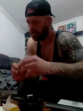 Snapshot of eltoulou chatting on January 30, 2:15 pm eltoulou online show from January 30, 2:15 pm