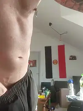 Snapshot of eltoulou chatting on February 1, 9:43 am eltoulou online show from February 1, 9:43 am