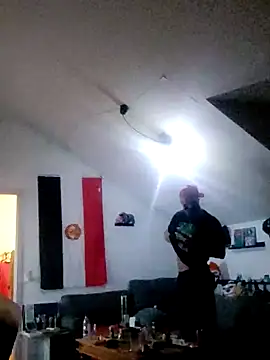 Snapshot of eltoulou chatting on February 5, 8:46 pm eltoulou online show from February 5, 8:46 pm