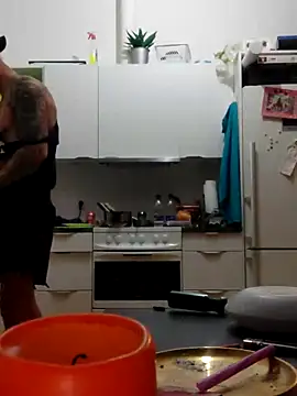 Snapshot of eltoulou chatting on February 20, 6:02 pm eltoulou online show from February 20, 6:02 pm