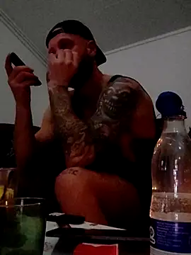 Snapshot of eltoulou chatting on March 4, 8:38 pm eltoulou online show from March 4, 8:38 pm