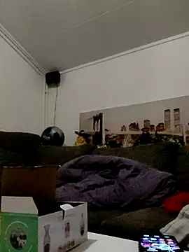 Snapshot of eltoulou chatting on March 17, 7:48 pm eltoulou online show from March 17, 7:48 pm