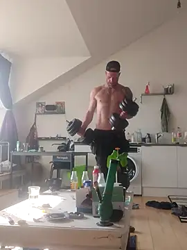 Snapshot of eltoulou chatting on March 20, 1:48 pm eltoulou online show from March 20, 1:48 pm