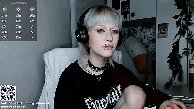 Snapshot of say_mary chatting on October 18, 6:52 pm say mary online show from October 18, 6:52 pm