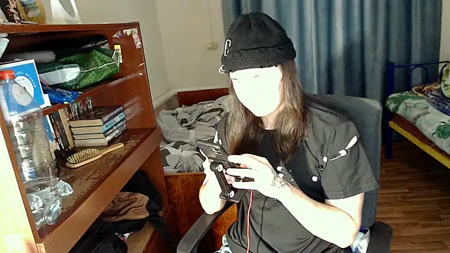 EvaMiron online show from March 10, 3:41 pm