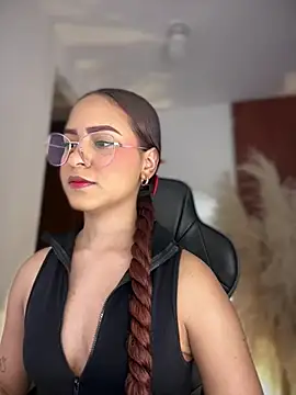 gretta kler1 online show from May 6, 3:39 pm
