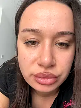 deliaroyal online show from September 21, 1:35 pm