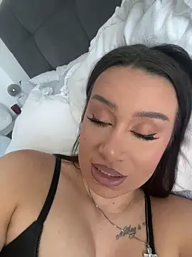 deliaroyal online show from October 29, 11:01 am