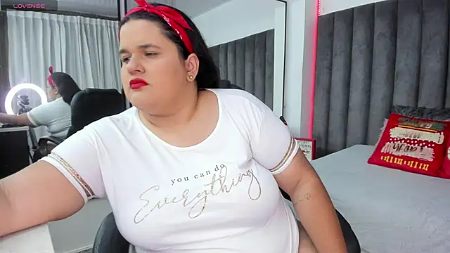 Snapshot of natalia_curvy1 chatting on December 17, 7:26 pm natalia curvy1 online show from December 17, 7:26 pm