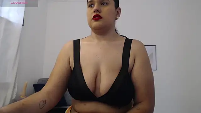 Snapshot of natalia_curvy1 chatting on September 24, 6:11 pm natalia curvy1 online show from September 24, 6:11 pm