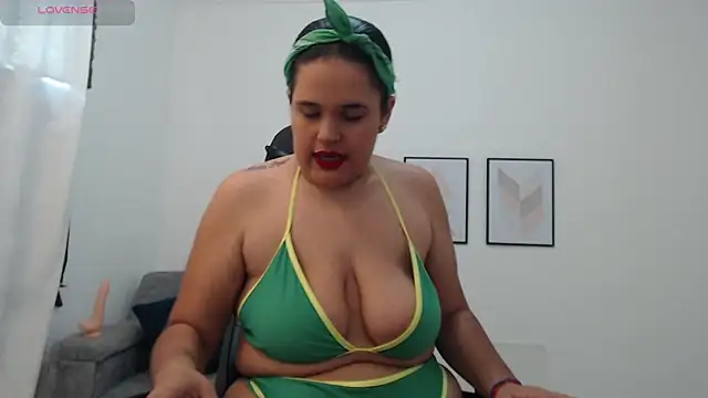 Snapshot of natalia_curvy1 chatting on September 26, 6:12 pm natalia curvy1 online show from September 26, 6:12 pm
