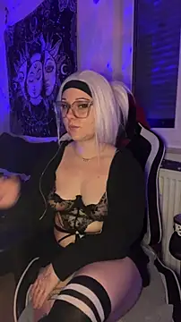 kinkygirl420x online show from December 3, 7:01 pm