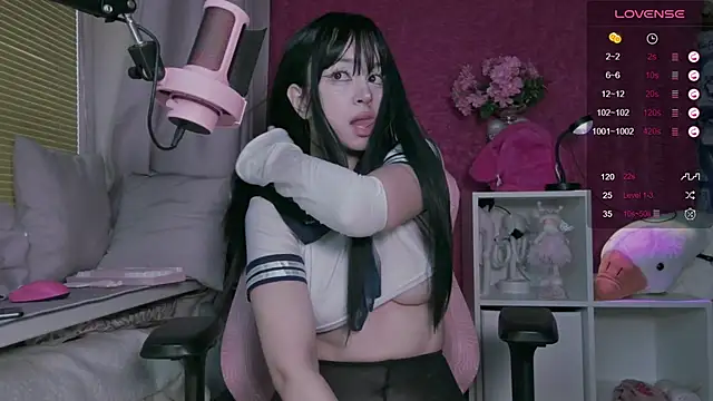 Snapshot of berrybaebaby chatting on October 21, 3:40 am berrybaebaby online show from October 21, 3:40 am