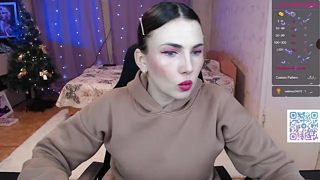 Daniela Cooperr online show from January 10, 6:31 pm