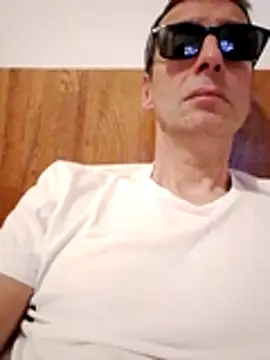 Snapshot of Anastasio33 chatting on October 31, 7:37 pm Anastasio33 online show from October 31, 7:37 pm